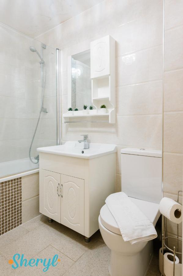 The Flat 2 By Sheryl - Stone Throw To Northampton Gen Hosp & Town Centre Apartment Exterior photo